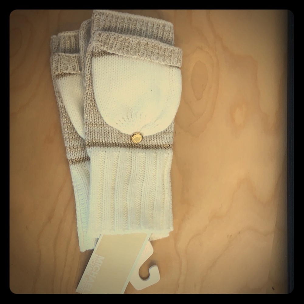 Michael Kors Pop Top Mittens